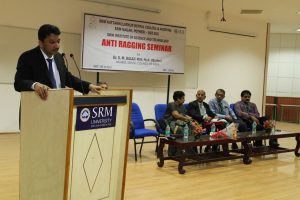 Dr Balaji talking about the importance of forming lasting bonds during his Students Orientation talk