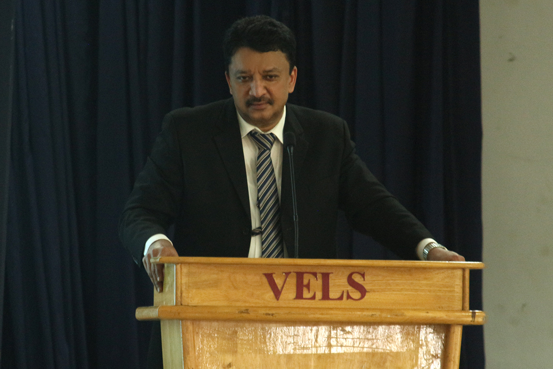 Sri Venkateswara Dental College Anti-Ragging programme 7 Dr SM Balaji at his speech introducing craniofacial surgery to the students