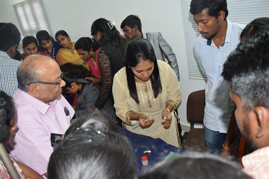 A view of the hands on session at the post lunch session of the program. Direct gold fillings were made by the participants in teeth with pre-cut cavities
