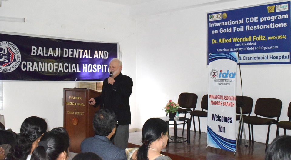 Prof Foltz delivering his keynote lecture on direct gold foil restorations at the CDE program