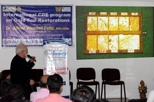 Prof Foltz delivering his keynote lecture on direct gold foil restorations at the CDE program