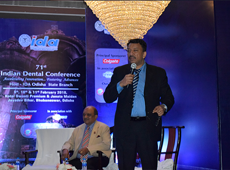 Dr. Balaji speaks before the commencement of Dr. Yong Seok Cho’s keynote speech “Management of Sinus Membrane Perforation” at the conference