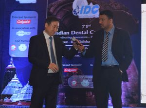 Dr. Balaji speaks before the commencement of Dr. Yong Seok Cho’s keynote speech “Management of Sinus Membrane Perforation” at the conference