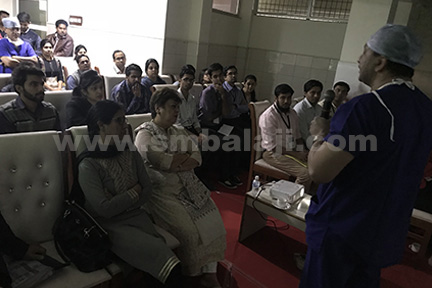 Prof S M Balaji explaining the nuances of the surgery to an engrossed audience