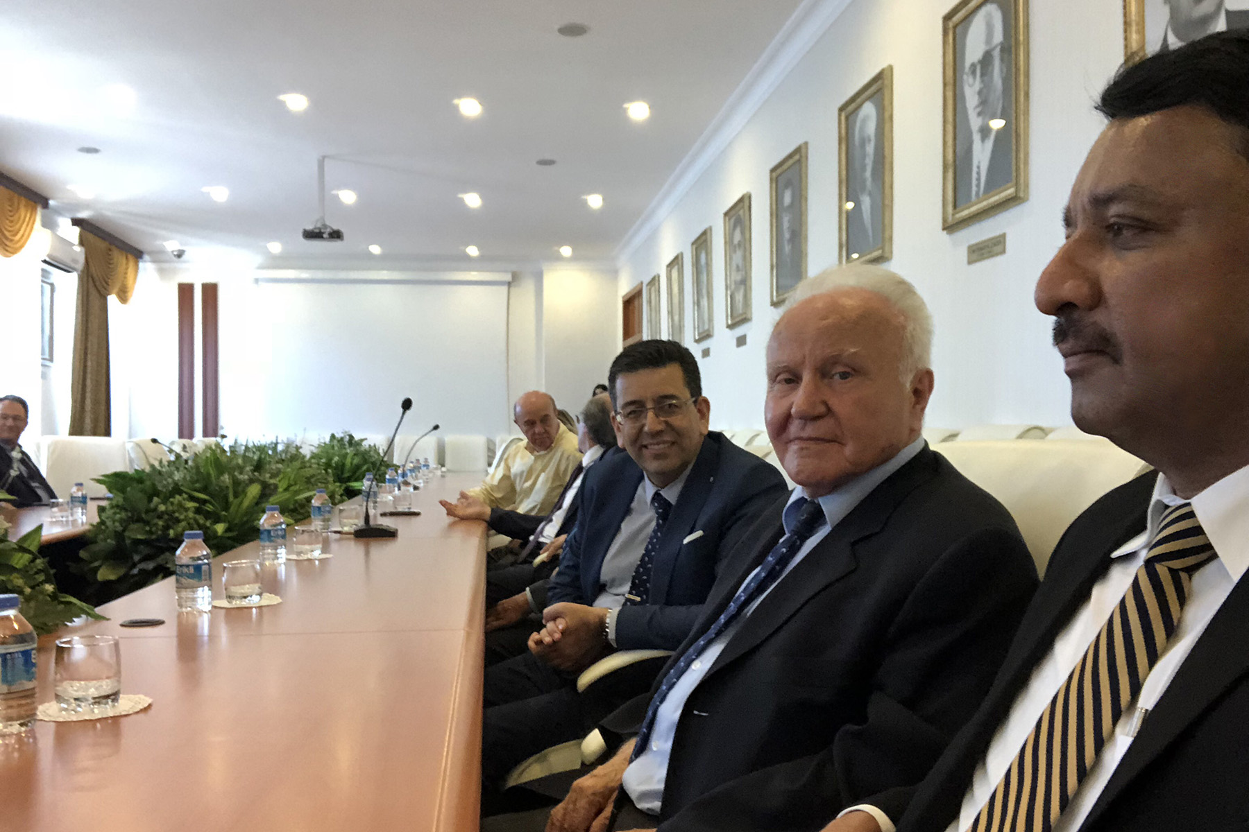 Dr SM Balaji with members of the Executive Council of Azerbaycan Tibb Universiteti