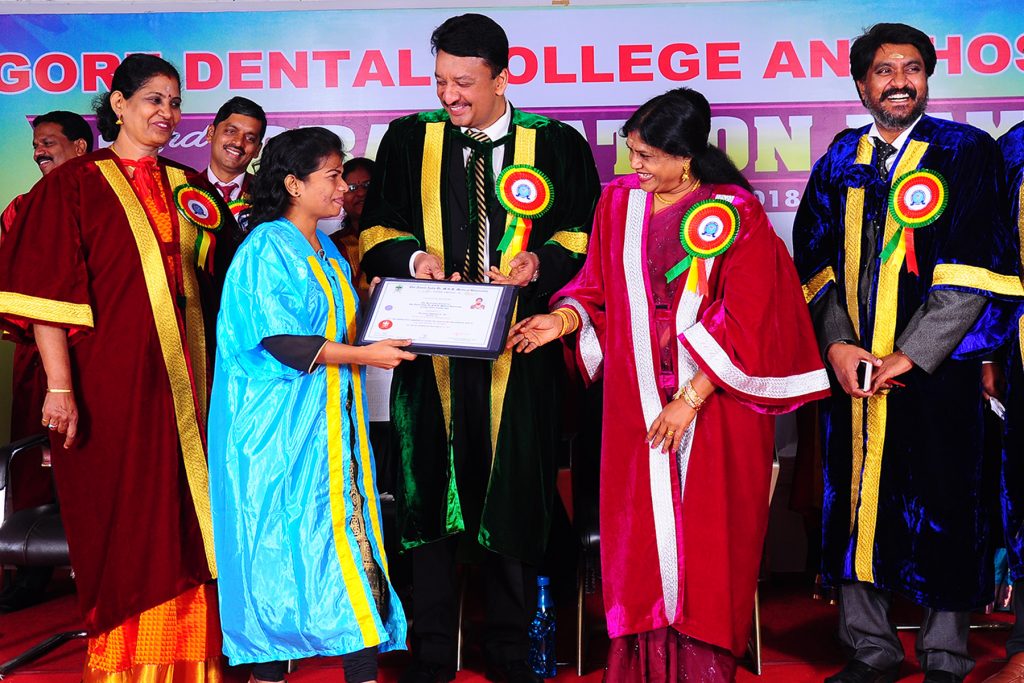 Prof SM Balaji presents Certificates of Excellence to meritorious students at the 3rd Graduation day