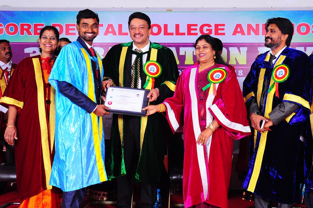 Prof SM Balaji presents Certificates of Excellence to meritorious students at the 3rd Graduation day