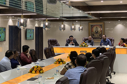 Participants listen in rapt attention as Dr SM Balaji explains his point of view regarding ways to foster dental research